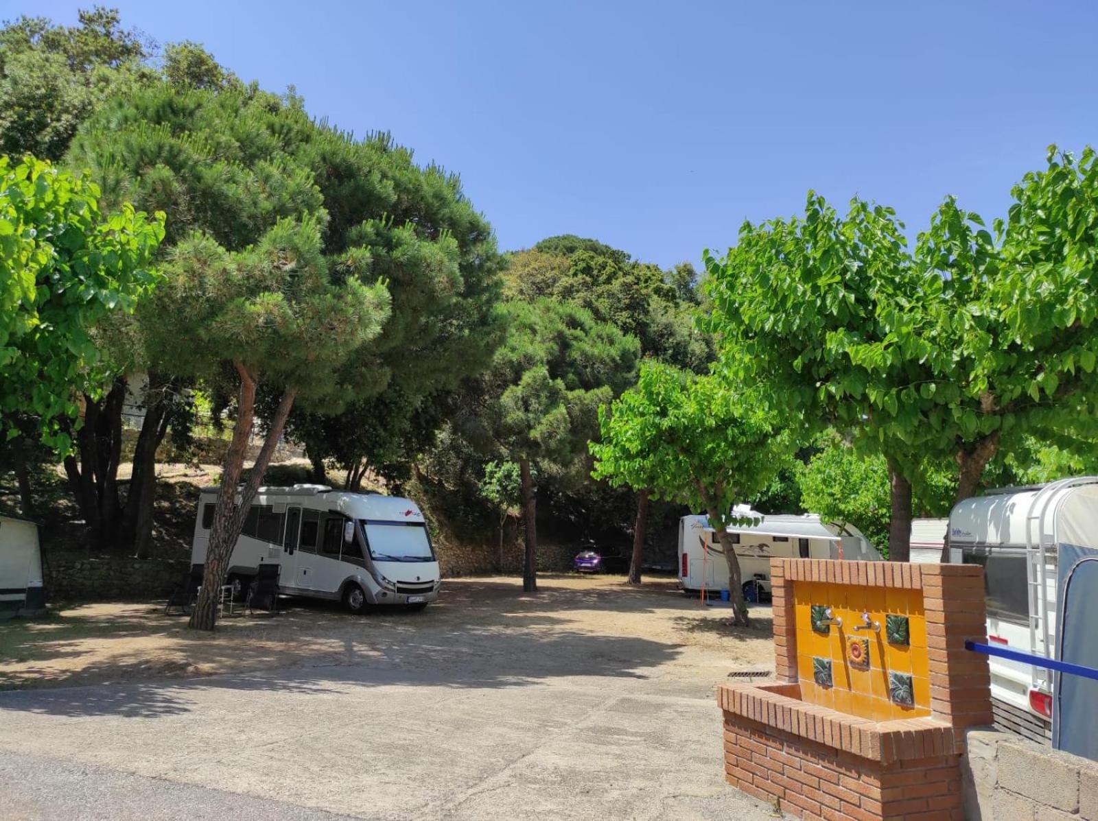 Camping Roca Grossa Calella Exteriör bild